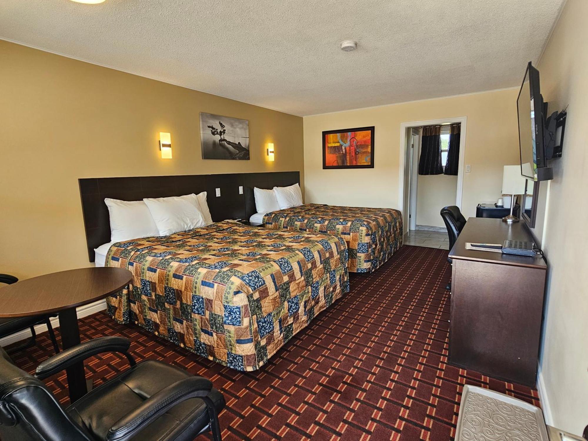 Fox Motor Inn Greater Napanee Екстер'єр фото