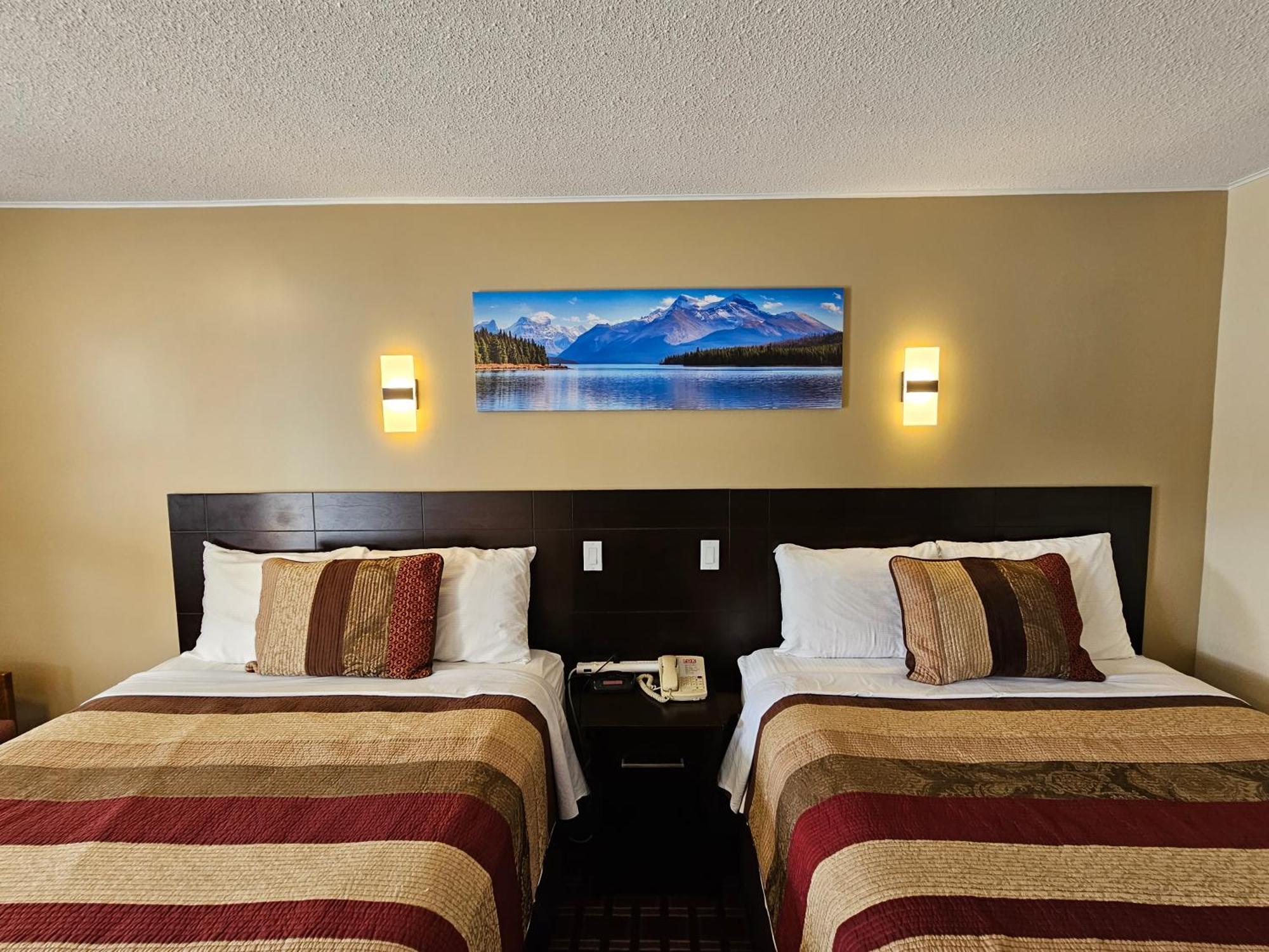 Fox Motor Inn Greater Napanee Екстер'єр фото