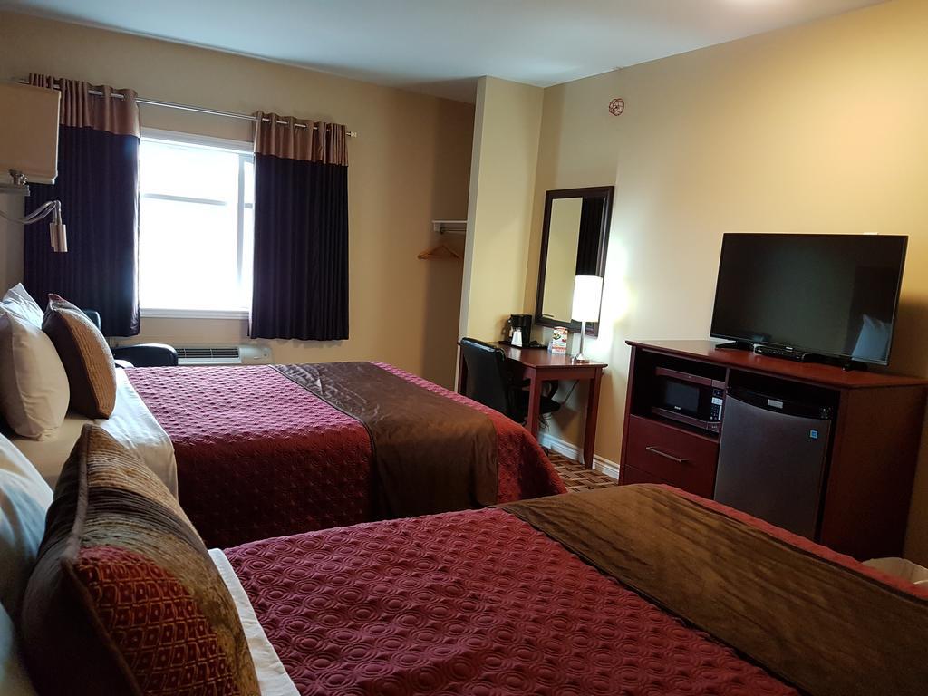Fox Motor Inn Greater Napanee Екстер'єр фото