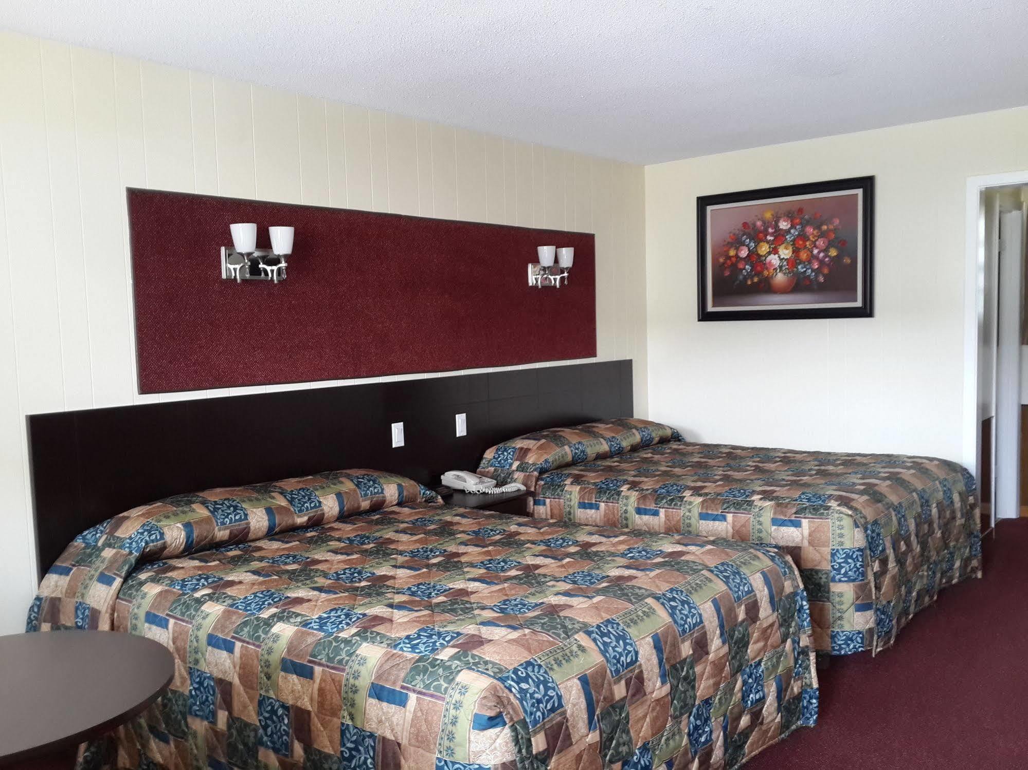 Fox Motor Inn Greater Napanee Екстер'єр фото